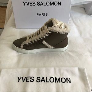 Super cool shearling lined shoes